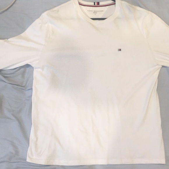 TOMMY HILFIGER LONG SLEEVE T - NEW! - Picture 3 of 4